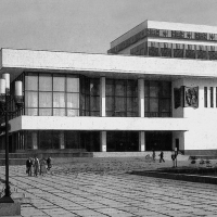 Знайомимось з історичними будівлями Івано-Франківська. Обласний музично-драматичний театр